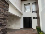 Casa en renta en Rincón de los Encinos, Saltillo,...