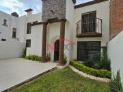Casa en Renta en Saltillo, Jacarandas Jardín,, 3...