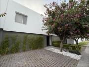 Casa en Renta en Santa Fe Juriquilla de 3 Cuartos con...