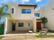 Casa en renta en Temozón Norte
