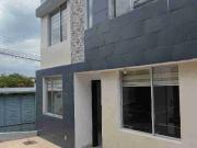 Casa en renta en urbanización dentro de conjunto 3...