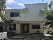 Casa en renta en Valle Real 4 recamaras