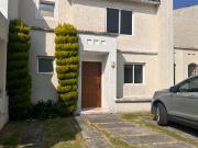 CASA EN RENTA EN VILLAS DEL CASTAÑO, METEPEC. A 35 MIN...