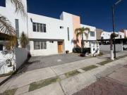 Casa en Renta en Villas Palmira