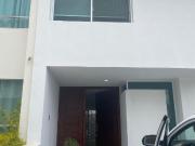 Casa en renta en vistas altozano