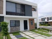 Casa en renta en Zakia 3 recámaras, 3 baños y aire...