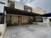 CASA EN RENTA EN ZENIT ALTOS JURIQUILLA QRO