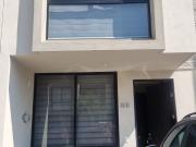 CASA EN RENTA EN ZOI CAPITAL NORTE, SEGURIDAD 24/7 CERCA...