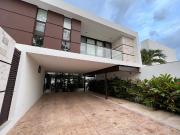 CASA EN RENTA EN ZONA DE MONTEBELLO, AMUEBLADA CON...