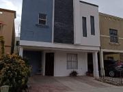 CASA EN RENTA EXCELENTE UBICACION