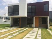 ✨ CASA EN RENTA FRACC. CANTALUNA ✨ ✨ CASA EN RENTA FRACC. CANTALUNA ✨