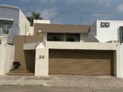 Casa en Renta Habitacional / para Oficina a Puerta Cerrada