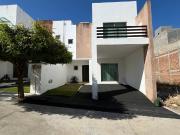 CASA EN RENTA FRACCIONAMIENTO JARDÍN DE LAS FLORES