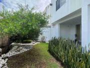 CASA EN RENTA LOMAS 1