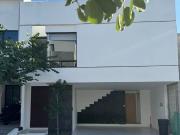 CASA EN RENTA LOMAS DE ANGELOPOLIS PARQUE MEXICO