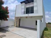 Casa en Venta en Mayorazgo 4 habitaciones una en planta...