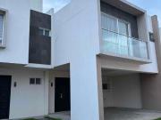 Casa en renta modelo Álamo Paseo Arboleda