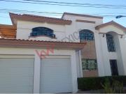 CASA EN RENTA MONTEBELLO