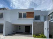 CASA EN RENTA NUEVA EN COTO AL NORTE AGUASCALIENTES