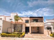 Casa en renta o venta con amplio jardín en Cubres del...