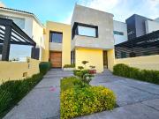 Casa en renta o venta en CUMBRES DEL LAGO