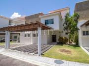 Casa en Renta o Venta en Isla Dorada