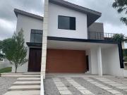 Casa en Renta o Venta sin muebles En Club de Golf Amanali