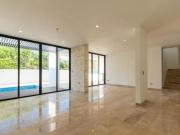 Casa con Paneles en Renta o Venta Yucatán Country Club...