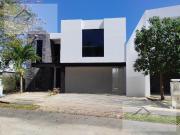Casa en Renta Parque central 3 recamaras Merida Yucatan