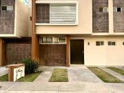 Casa en Renta Paseo Arboledas Santin Aerpuerto