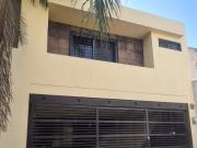 Casa en Renta Paseo de Cumbres 4to Sector, Monterrey con...