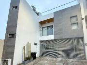 CASA EN RENTA PEDREGAL LA SILLA