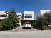 Casa en renta – Privada con seguridad en Altozano