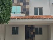 CASA Grande EN RENTA PRIVADA con Alberca PEDREGAL SAN...