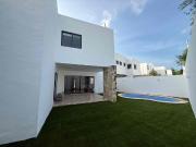 Casa en Renta, Privada Residencial Cocoyoles, Col. Sta...