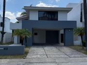CASA EN RENTA PUERTA DE HIERRO REMODELADA EN ZAPOPAN JALISCO