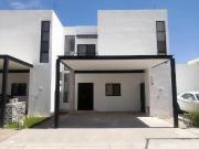 Casa en Renta Sector Viñedos