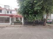 CASA EN RENTA SEMIAMUEBLADA EN JARDINES DE TUXPAN