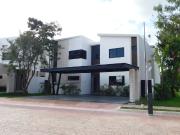 Casa en renta sin amueblar en lagos del sol residencial,...