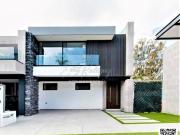 CASA EN RENTA, SIN MUEBLES, NUEVA, ZONA NORTE, PRIVADA,...