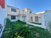 CASA EN RENTA SOBRE AVENIDA EN VILLAS DEL SOL