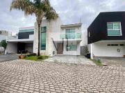 CASA EN RENTA SOLARES SAVEIRA