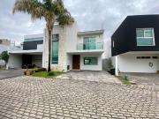 CASA EN RENTA SOLARES SAVEIRA