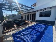 CASA EN RENTA TOTALMENTE AMUEBLADA Y EQUIPADA, CON...