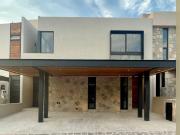 Casa en renta ubicada en Altozano