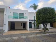 CASA EN RENTA UBICADA EN CLUSTER 222 DE LOMAS DE ANGELOPOLIS