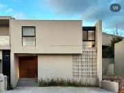 Casa en renta ubicada en Fraccionamiento Altozano