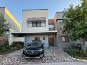 Casa en renta ubicada en Fraccionamiento Altozano