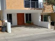 CASA EN RENTA VALDEPEÑAS