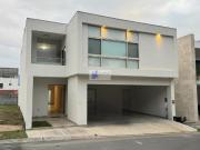 CASA EN RENTA VALLE DE CRISTAL ZONA SUR CARRETERA NACIONAL